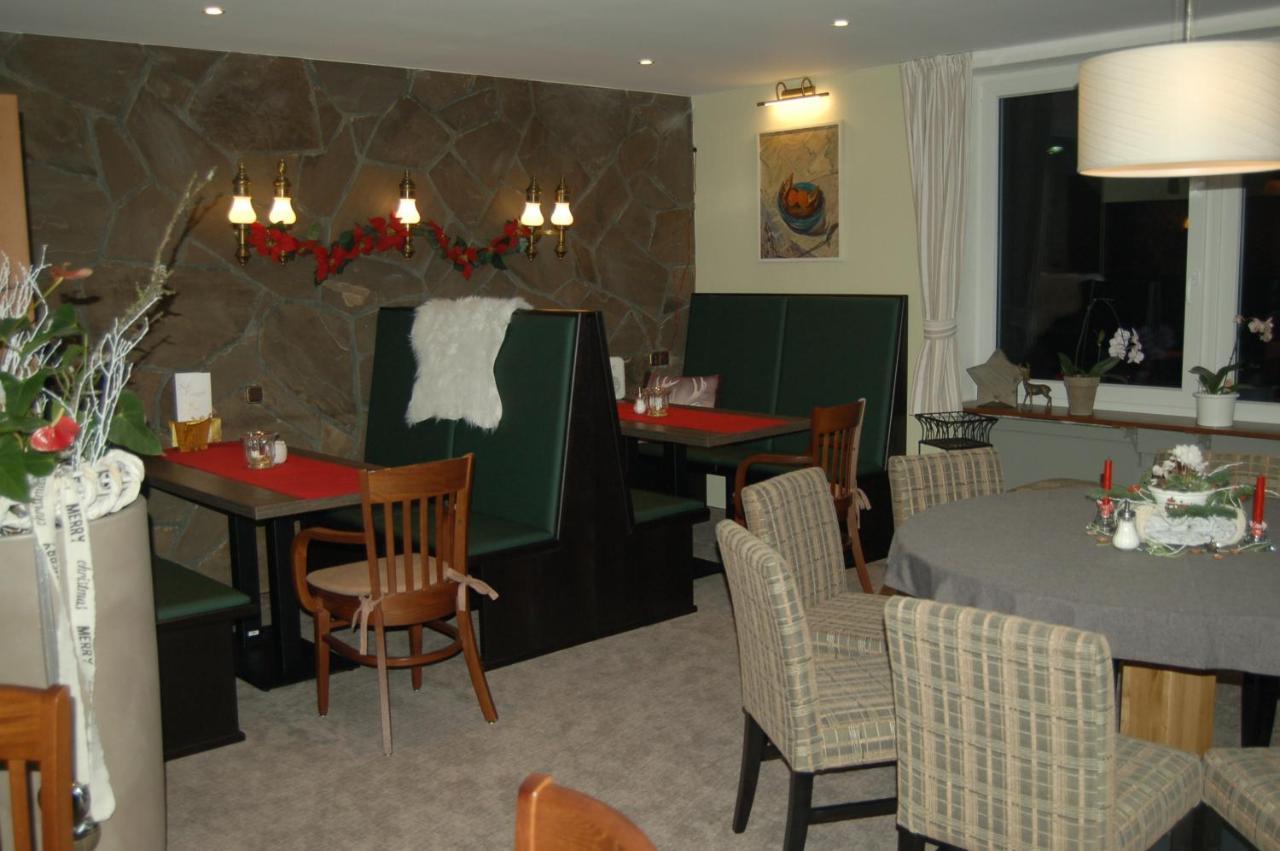 Hotel-Ferienwohnungen Cafe Maarblick 샬켄메렌 외부 사진